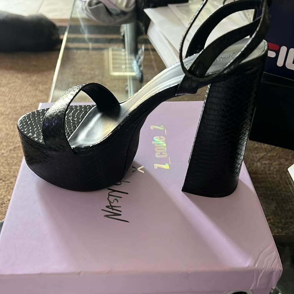 Nasty gal z_code_z black platform heel